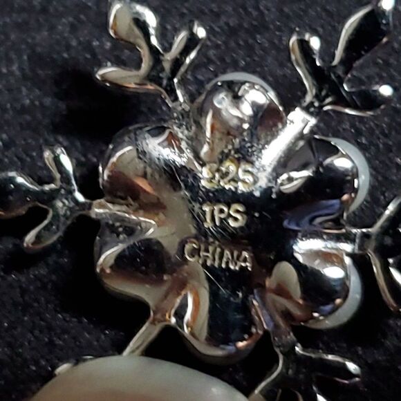 IPS White Pearl Sterling Silver Snowflake Earrings Winter 7/8" - Picture 2 of 2